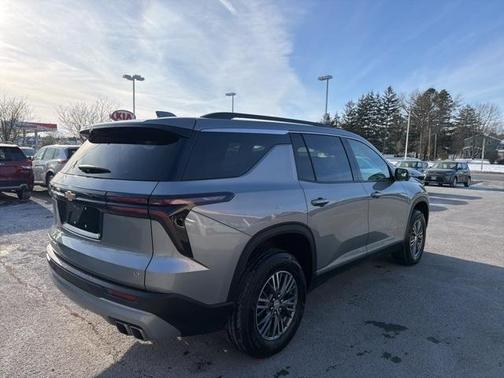 2024 Chevrolet Traverse LT
