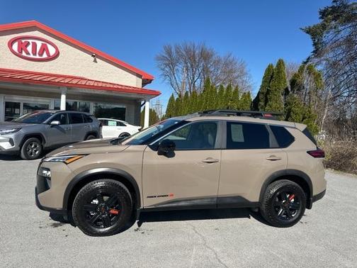 2025 Nissan Rogue Rock Creek