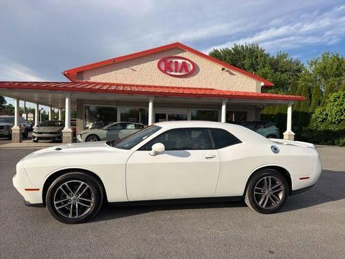 White Knuckle Clearcoat 2019 Dodge Challenger SXT