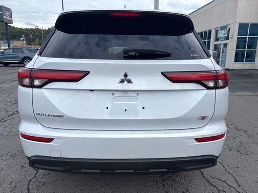 2023 Mitsubishi Outlander ES