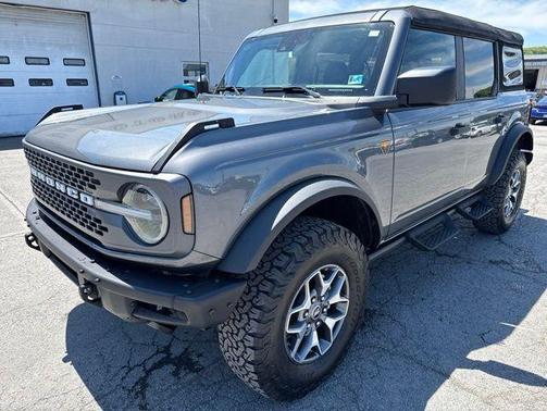 Gray Metallic 2024 Ford Bronco Badlands