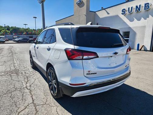 Iridescent Pearl Tricoat 2023 Chevrolet Equinox RS