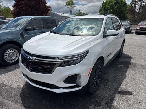 Iridescent Pearl Tricoat 2023 Chevrolet Equinox RS