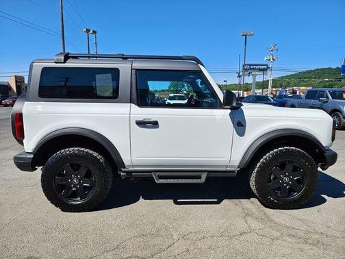 Oxford White 2024 Ford Bronco Black Diamond
