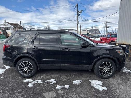 2019 Ford Explorer sport