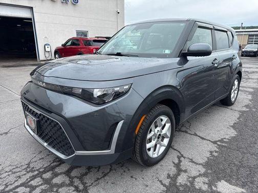 Gravity Gray 2023 Kia Soul LX