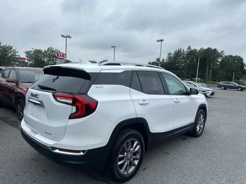 2022 GMC Terrain SLT