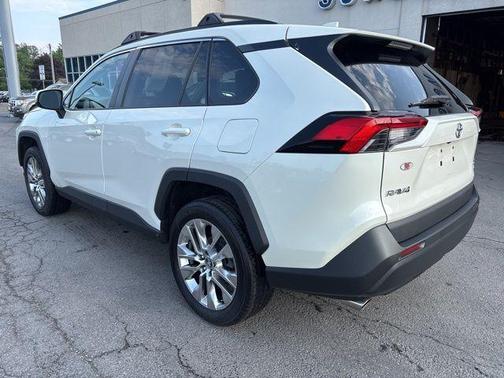 2021 Toyota RAV4 XLE Premium