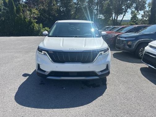 2024 Kia Carnival EX