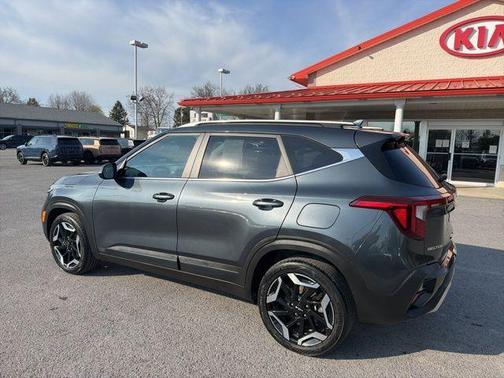 Gravity Gray 2024 Kia Seltos SX