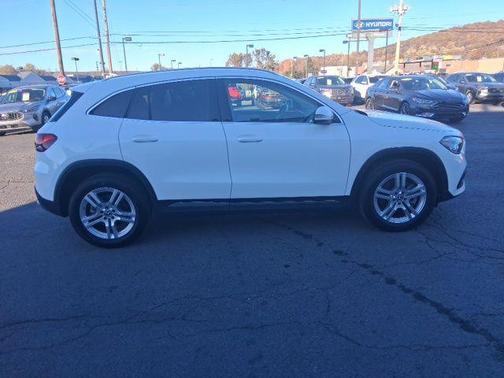 2022 Mercedes-Benz GLA 250 Base 4MATIC