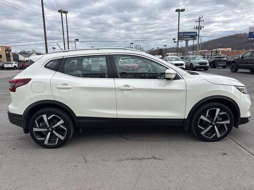 2022 Nissan Rogue Sport SL