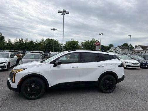 Glacial White Pearl 2026 Kia Sportage X-Line