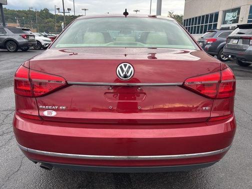 2016 Volkswagen Passat 1.8T SE