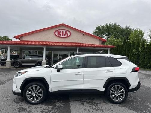 2019 Toyota RAV4 XLE Premium