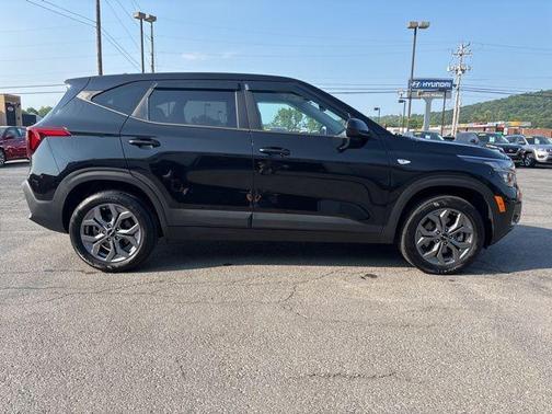 2025 Kia Seltos LX