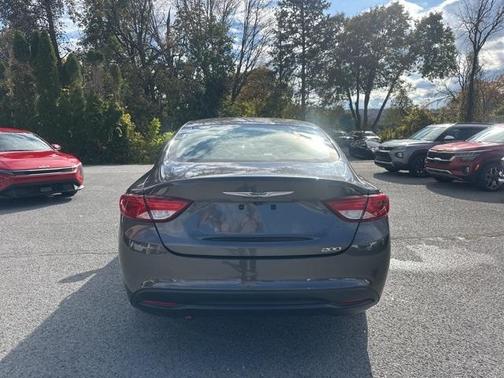 2017 Chrysler 200 LX