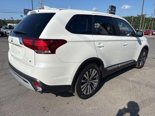 2020 Mitsubishi Outlander SE