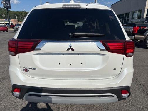2020 Mitsubishi Outlander SE