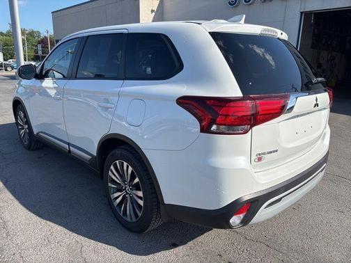 2020 Mitsubishi Outlander SE