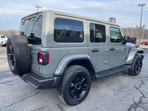 2022 Jeep Wrangler Unlimited Sahara Altitude