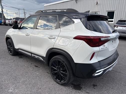 2022 Kia Seltos Nightfall