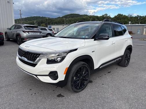2022 Kia Seltos Nightfall