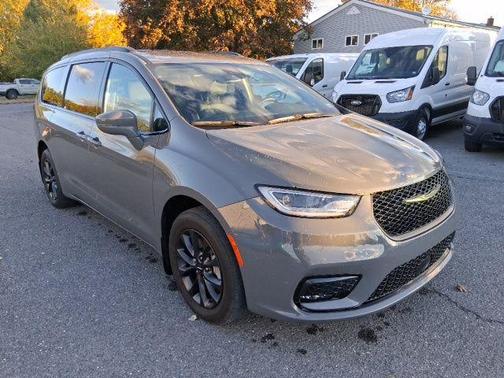 2021 Chrysler Pacifica Touring-L