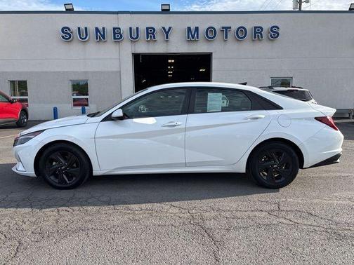 2022 Hyundai ELANTRA SEL