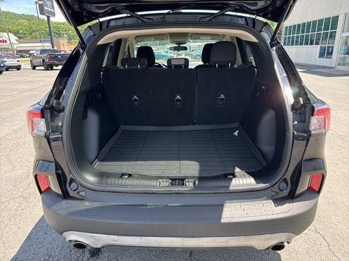 Agate Black Metallic 2020 Ford Escape SE
