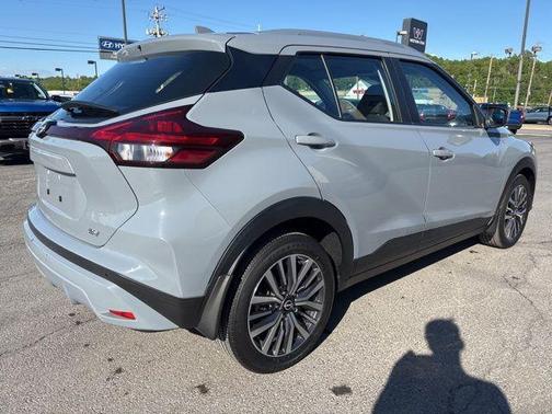 2022 Nissan Kicks SV