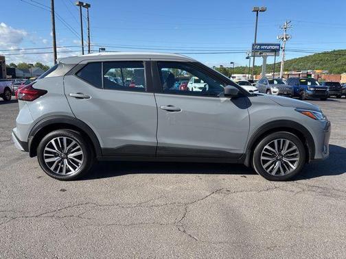 2022 Nissan Kicks SV