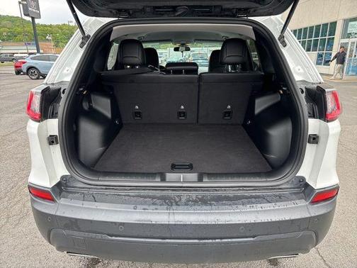 Bright White Clearcoat 2020 Jeep Cherokee Latitude Plus