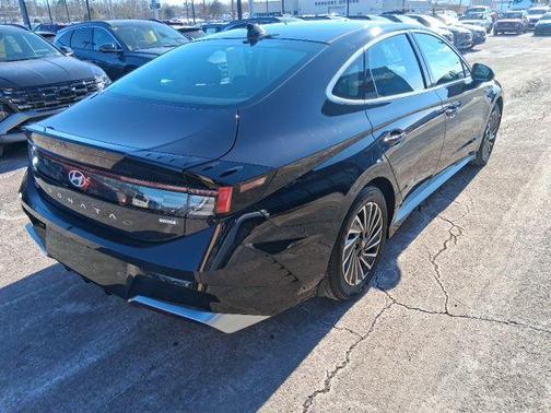 2025 Hyundai SONATA Hybrid SEL