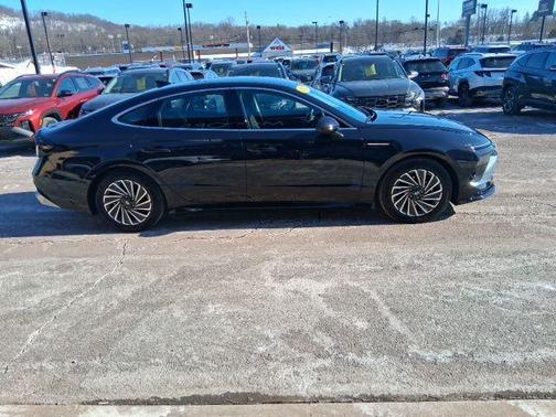 2025 Hyundai SONATA Hybrid SEL