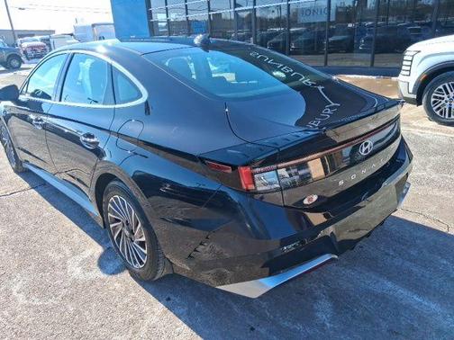 2025 Hyundai SONATA Hybrid SEL