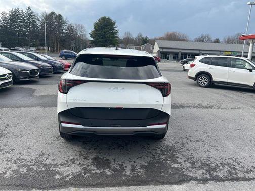 Snow White Pearl 2026 Kia Sportage Hybrid S