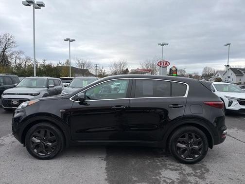 2022 Kia Sportage LX