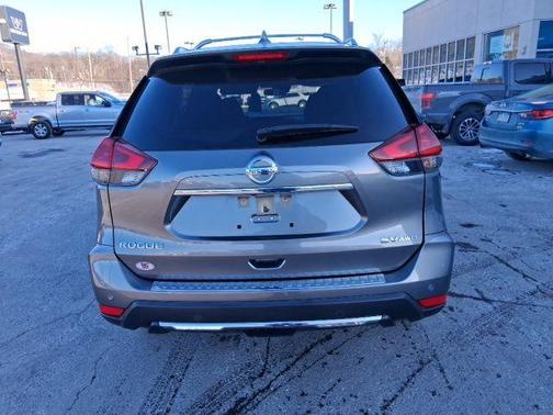 2020 Nissan Rogue SV