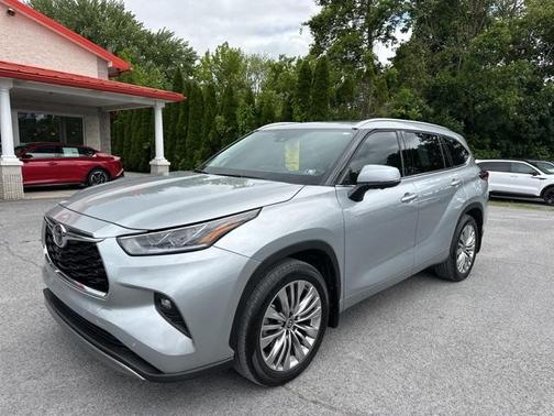 2023 Toyota Highlander Platinum