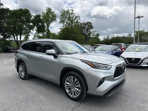 2023 Toyota Highlander Platinum