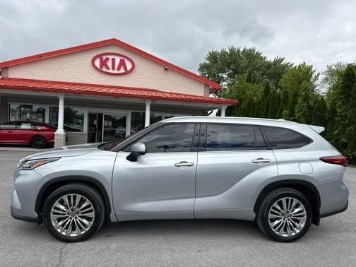 2023 Toyota Highlander Platinum