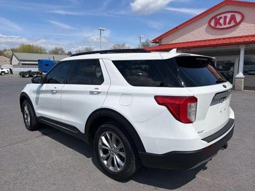 White Metallic 2020 Ford Explorer XLT