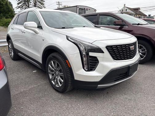 2022 Cadillac XT4 Premium Luxury