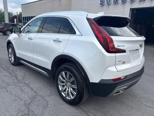 2022 Cadillac XT4 Premium Luxury