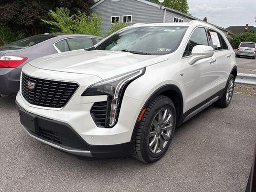 2022 Cadillac XT4 Premium Luxury
