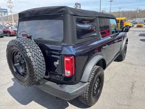 Antimatter Blue Metallic 2021 Ford Bronco Black Diamond