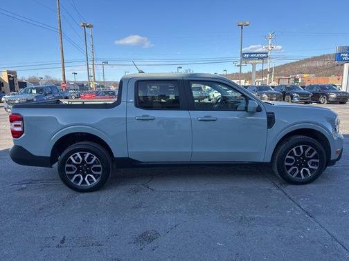2023 Ford Maverick Lariat
