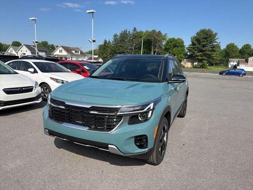 Blue / Black 2026 Kia Seltos S