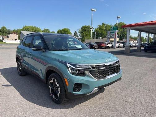 Blue / Black 2026 Kia Seltos S